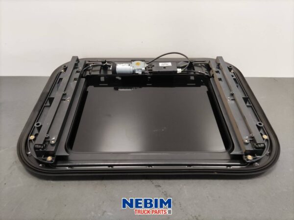 Volvo - 20379286 - Roof hatch FH / FM L2H3