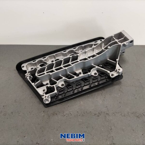 Nebim Truck Parts - 24175613 - Voetplaat FH4B rechts