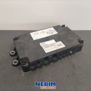 Renault - 7421728187 - Caja de fusibles