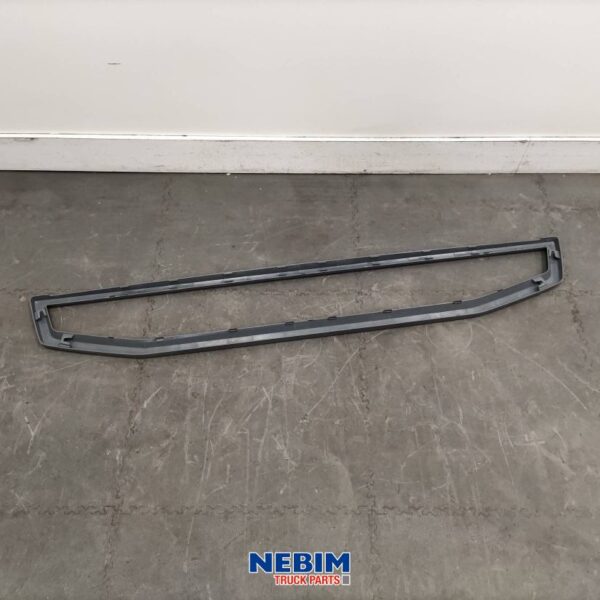 Volvo - 82177794 - Running board trim FH4 under