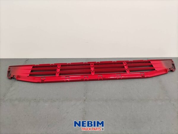 Volvo - 82220206 - Onderste grille trede FH4 kunststof