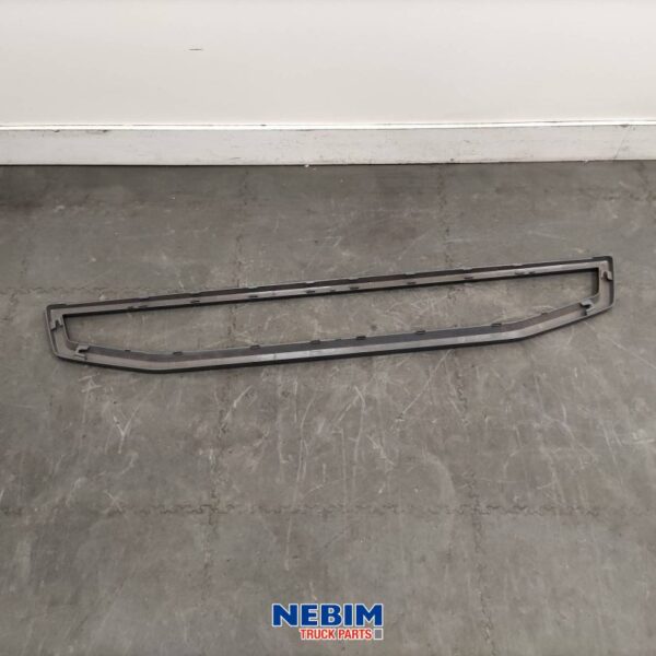 Volvo - 82177794 - Running board trim FH4 under