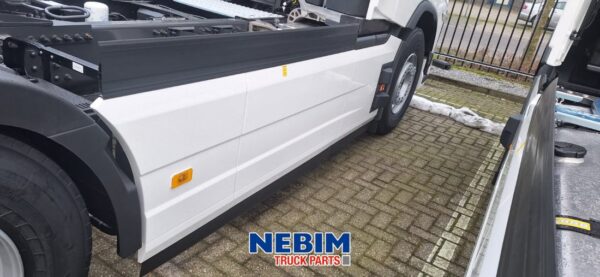 Volvo - 22435308 - Sideskirt extension set FH4 / FM4 3800mm