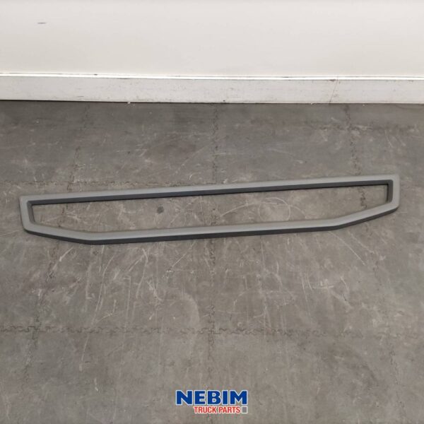 Running board trim FH4 under - 82177794 - Used