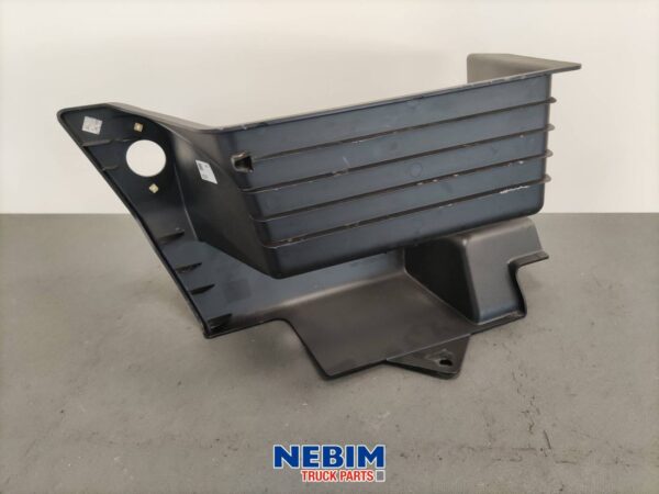Renault - 7482574969 - Stair step