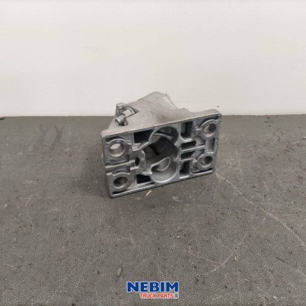 Volvo - 21213202 - Spatbordstang bevestiging