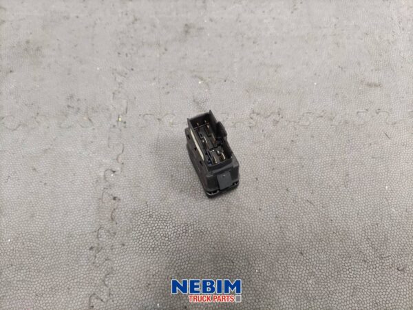 Volvo - 8157759 - Interruptor
