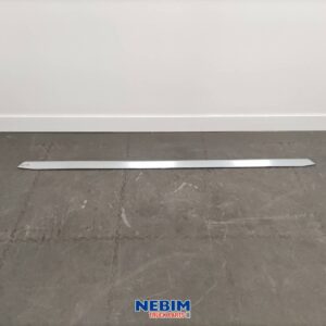 Volvo - 82248327 - Sierstrip chroom onderste