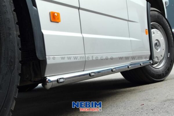 Metec - UI52065220 - Zestaw listew bocznych Volvo / Renault