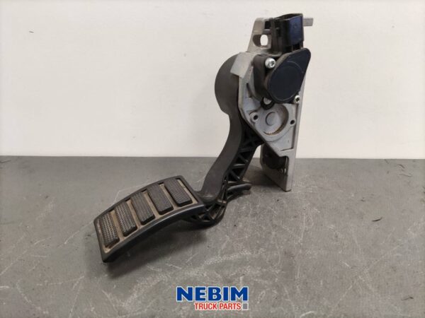 Accelerator - 82627979 - Used
