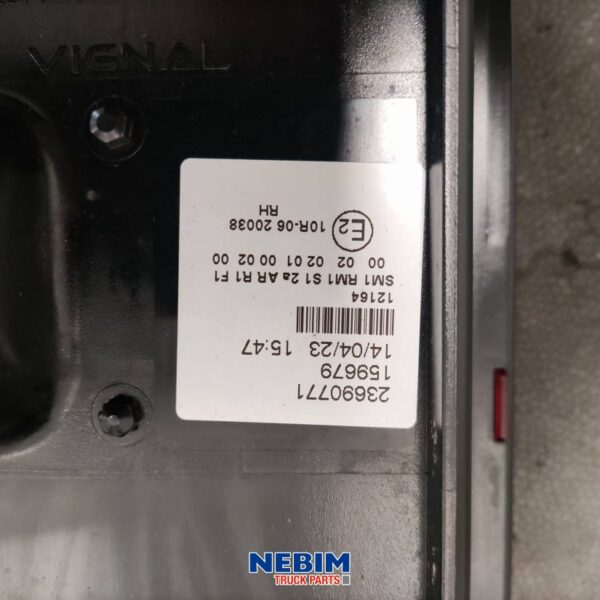 Volvo - 23690771 - Lampa tylna LED prawa