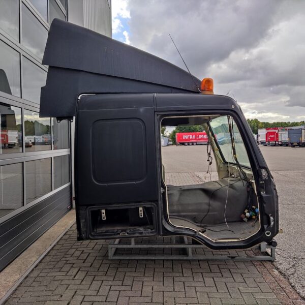 Volvo - 85103669 - Cabina FM L2H1