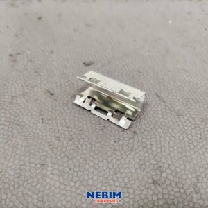 Volvo - 82628138 - Holder sideskirt extension